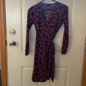 NWOT Ann Taylor polyester floral long sleeve wrap dress, Size 0P